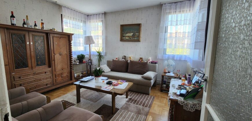 Mókus járta erkély a város szívében! 11. kerület, téglaépítésű emeleti, 71 nm.