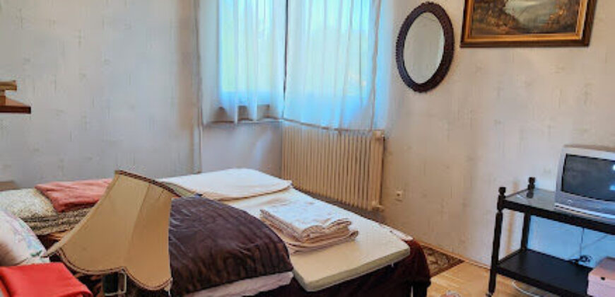 Mókus járta erkély a város szívében! 11. kerület, téglaépítésű emeleti, 71 nm.