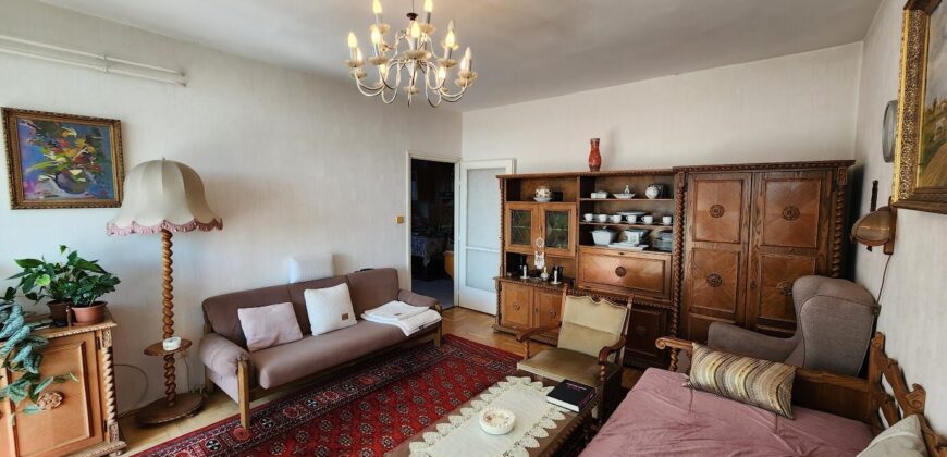 Mókus járta erkély a város szívében! 11. kerület, téglaépítésű emeleti, 71 nm.