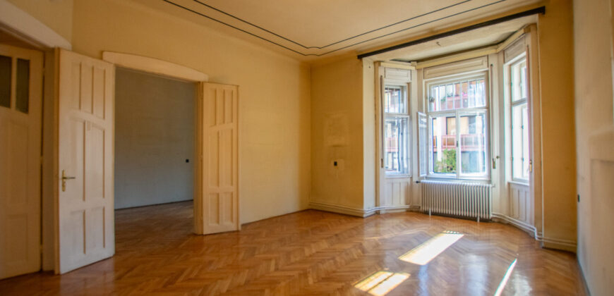 KIVÁLÓ LEHETŐSÉG, FELÚJÍTANDÓ NAGYPOLGÁRI LAKÁS A KÖRÚTHOZ KÖZEL!