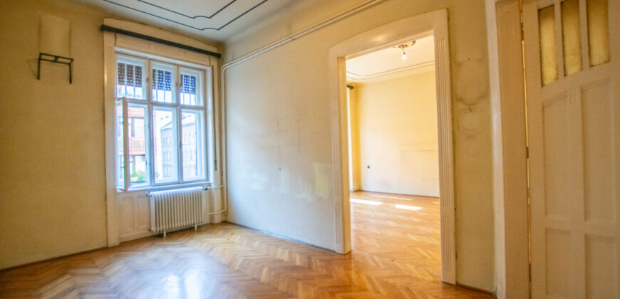 KIVÁLÓ LEHETŐSÉG, FELÚJÍTANDÓ NAGYPOLGÁRI LAKÁS A KÖRÚTHOZ KÖZEL!