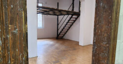 Nagy Fuvaros utcában, a körúttól 8 perc sétára emeleti, csendes lakás!