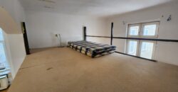 Nagy Fuvaros utcában, a körúttól 8 perc sétára emeleti, csendes lakás!