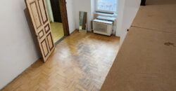 Nagy Fuvaros utcában, a körúttól 8 perc sétára emeleti, csendes lakás!