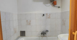 Nagy Fuvaros utcában, a körúttól 8 perc sétára emeleti, csendes lakás!