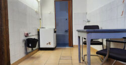 Nagy Fuvaros utcában, a körúttól 8 perc sétára emeleti, csendes lakás!