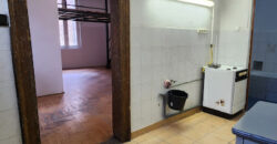 Nagy Fuvaros utcában, a körúttól 8 perc sétára emeleti, csendes lakás!