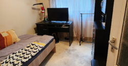 🏡 Tágas, kertes hangulatú otthon Pestszentimre szívében! Eladó a 18. kerületben, a Nemes utca végénél egy 2000-ben épült, tégla építésű, földszinti lakás. Ha fontos a jó elosztás és a zöld környezet, de szeretnéd a saját ízlésedre formálni új otthonodat, ez a te lehetőséged!