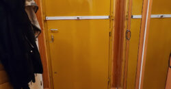 🏡 Tágas, kertes hangulatú otthon Pestszentimre szívében! Eladó a 18. kerületben, a Nemes utca végénél egy 2000-ben épült, tégla építésű, földszinti lakás. Ha fontos a jó elosztás és a zöld környezet, de szeretnéd a saját ízlésedre formálni új otthonodat, ez a te lehetőséged!