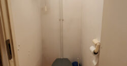 🏡 Tágas, kertes hangulatú otthon Pestszentimre szívében! Eladó a 18. kerületben, a Nemes utca végénél egy 2000-ben épült, tégla építésű, földszinti lakás. Ha fontos a jó elosztás és a zöld környezet, de szeretnéd a saját ízlésedre formálni új otthonodat, ez a te lehetőséged!