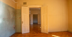 Budapest Visegrádi utcában eladó egy 105 nm nagyságú felújítandó nagypolgári lakás, liftes társas házban.