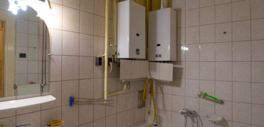 Budapest Visegrádi utcában eladó egy 105 nm nagyságú felújítandó nagypolgári lakás, liftes társas házban.