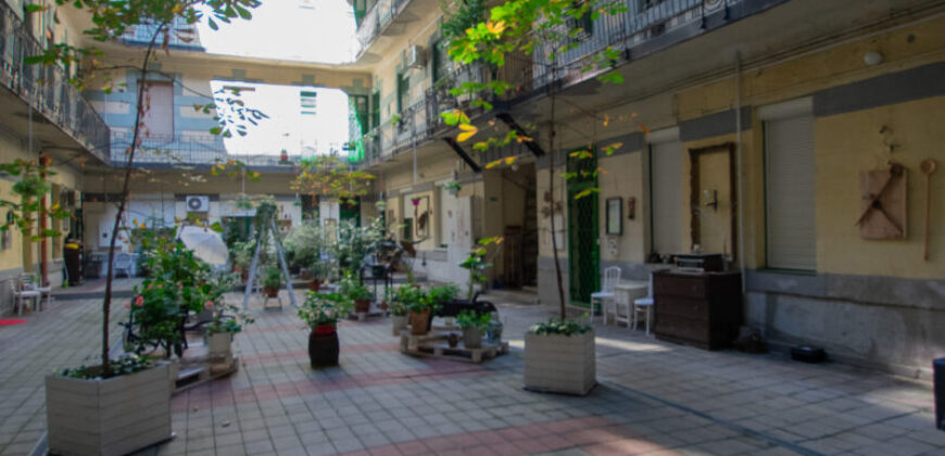 Budapest Visegrádi utcában eladó egy 105 nm nagyságú felújítandó nagypolgári lakás, liftes társas házban.