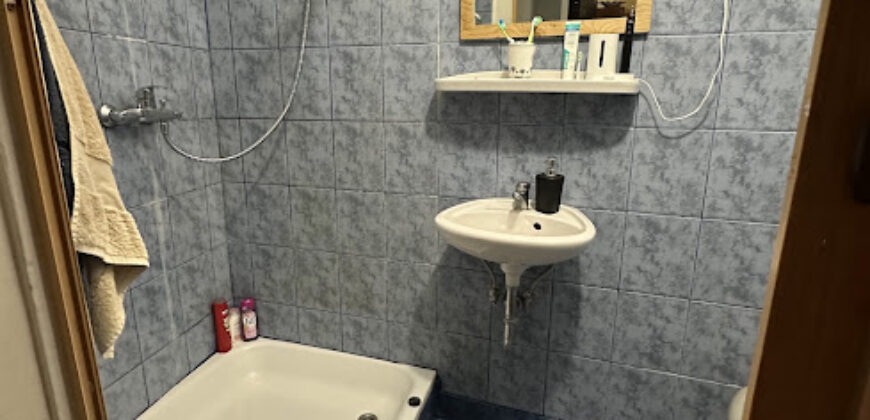 Jó állapotú, több szobássá alakítható lakás a Corvin negyedben!