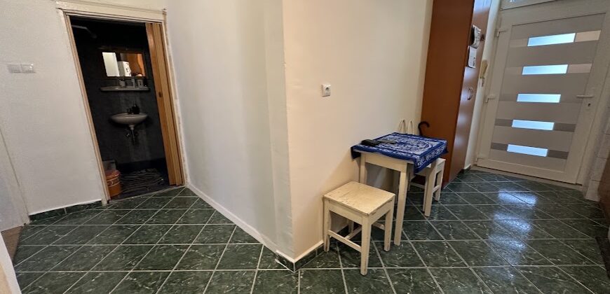 Jó állapotú, több szobássá alakítható lakás a Corvin negyedben!
