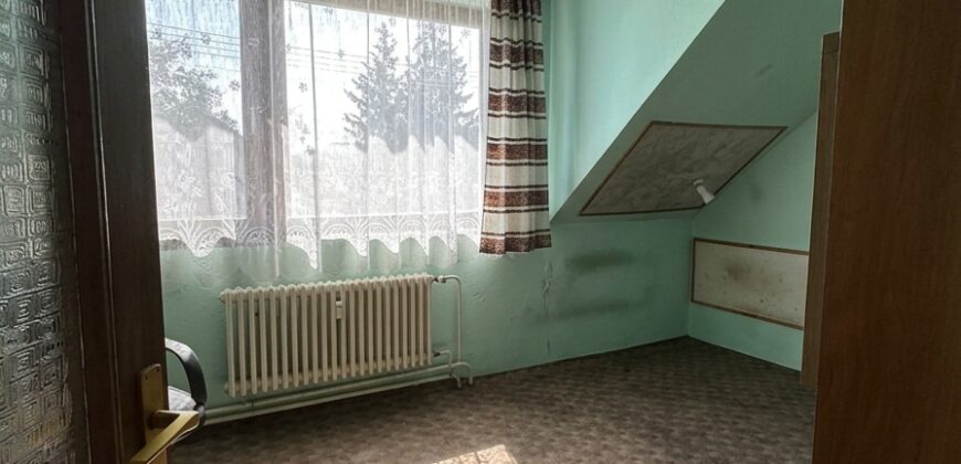 2 generációs ház, hosszútávú befektetésként! Bármilyen ésszerű ajánlatot meghallgatunk!